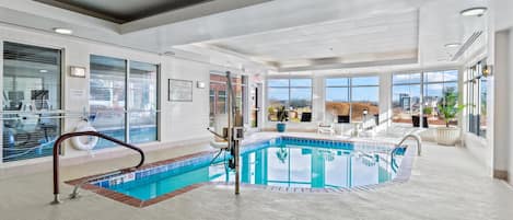 Piscine intérieure