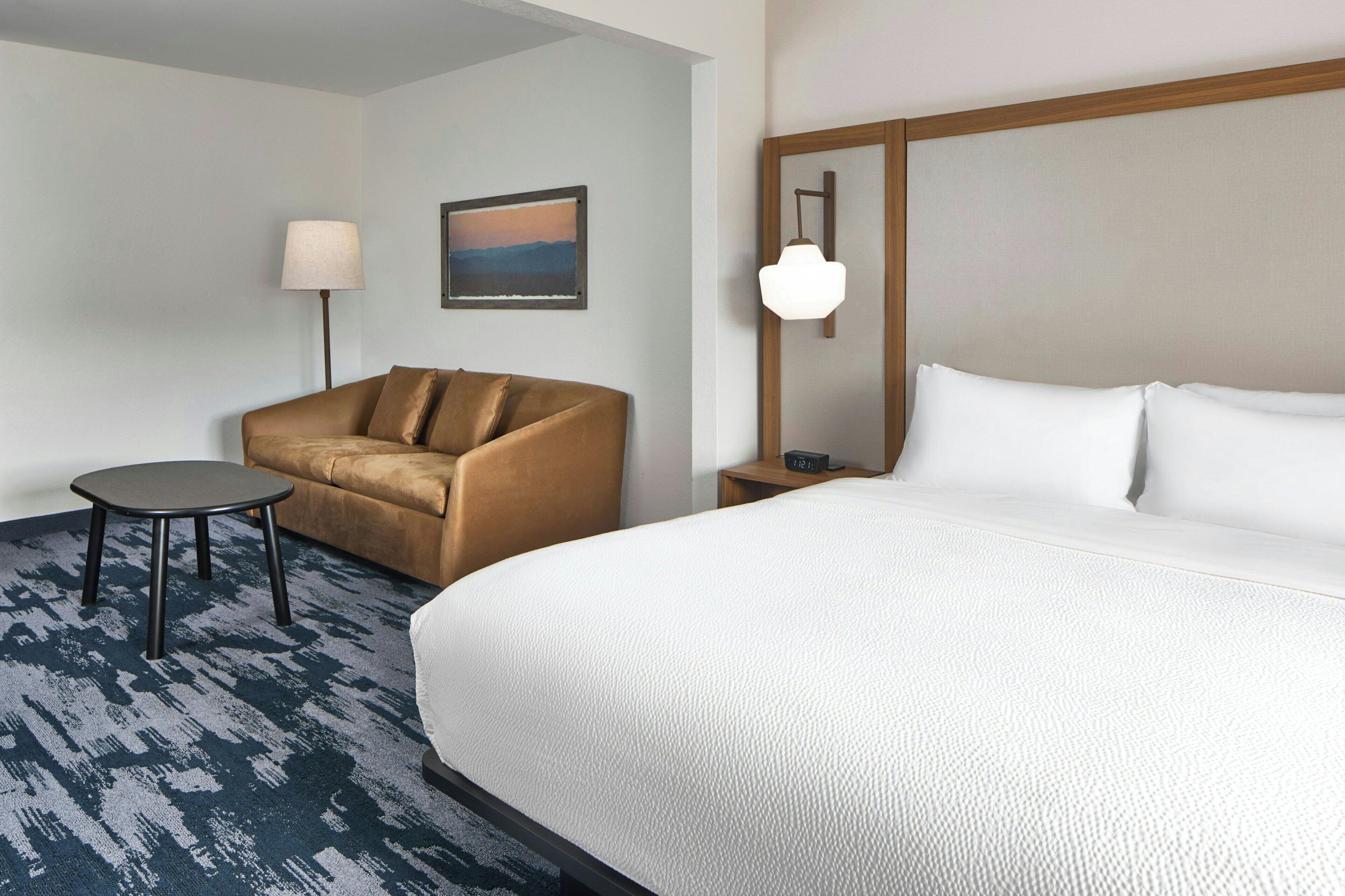 Premium bedding, in-room safe, desk, laptop workspace