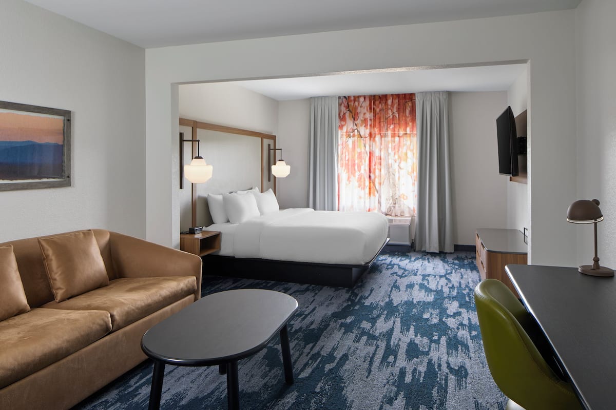 Junior Suite, 1 King Bed with Sofa bed | Premium bedding, in-room safe, desk, laptop workspace