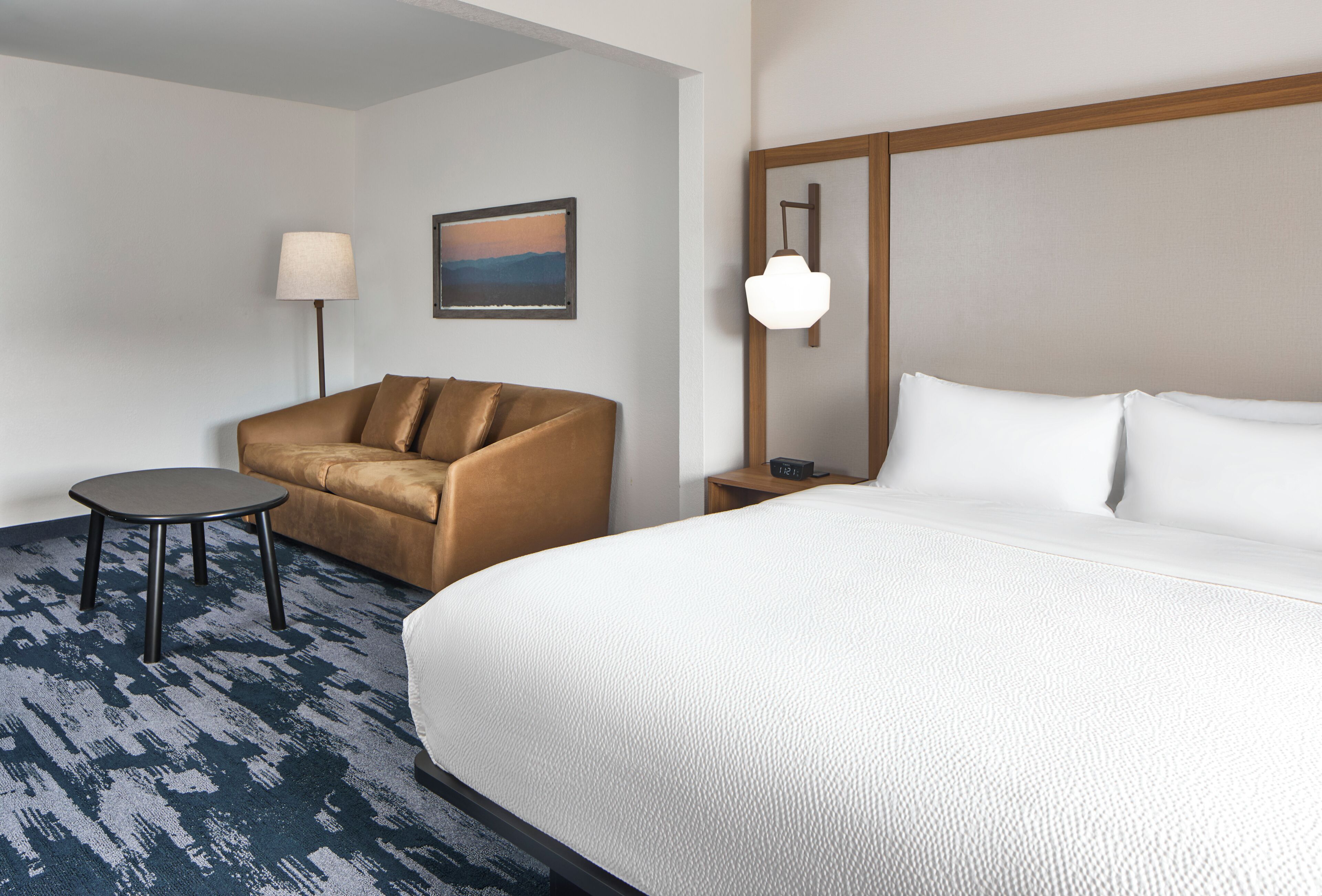 Premium bedding, in-room safe, desk, laptop workspace