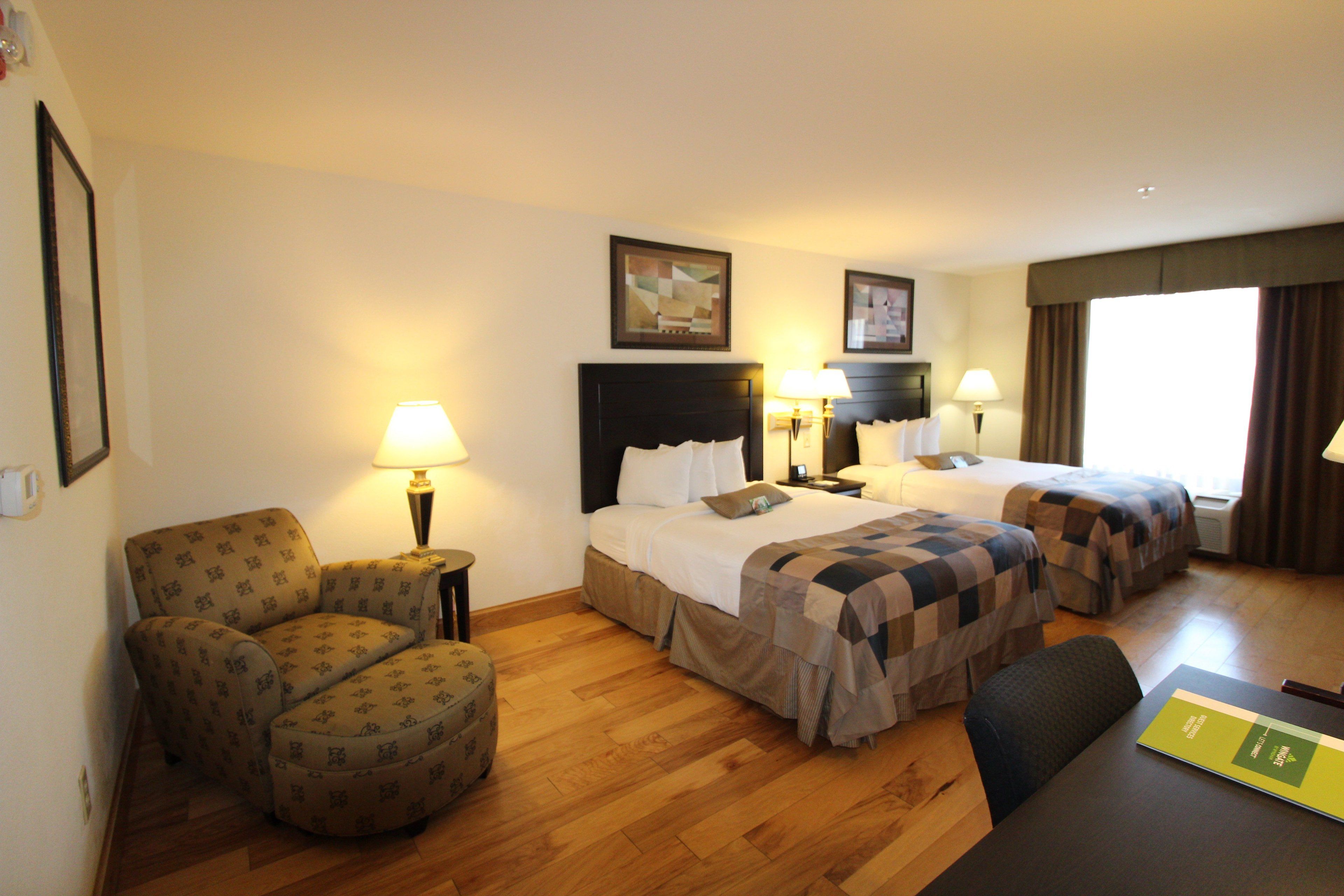 Premium bedding, in-room safe, desk, laptop workspace