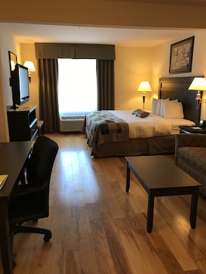 Premium bedding, in-room safe, desk, laptop workspace