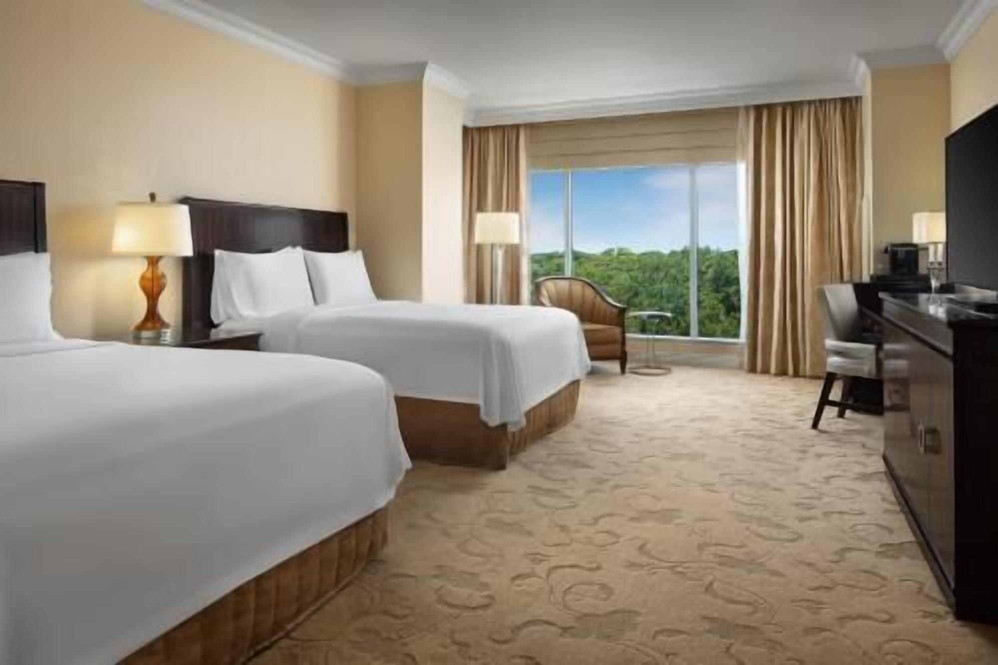 1 bedroom, Frette Italian sheets, premium bedding, pillow-top beds