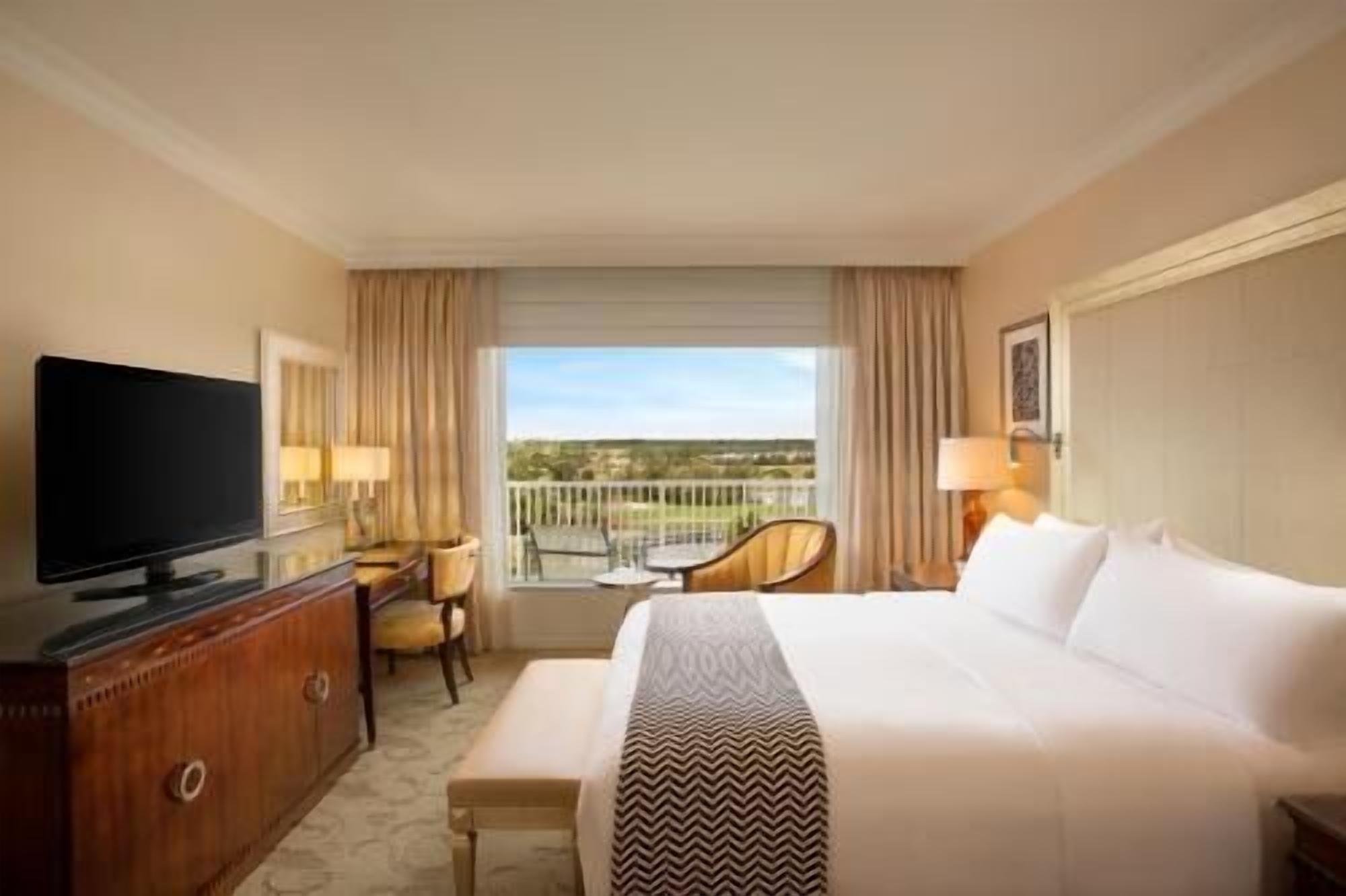 1 bedroom, Frette Italian sheets, premium bedding, pillow-top beds