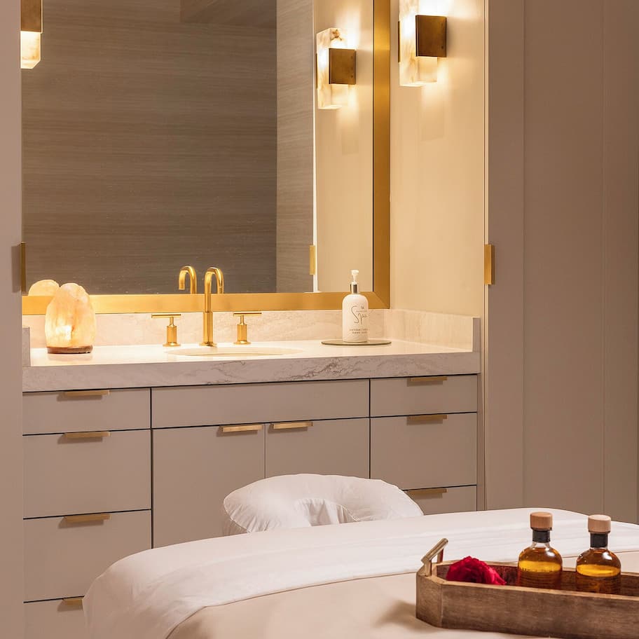 Couples treatment rooms, body treatments, aromatherapy