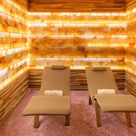 Couples treatment rooms, body treatments, aromatherapy