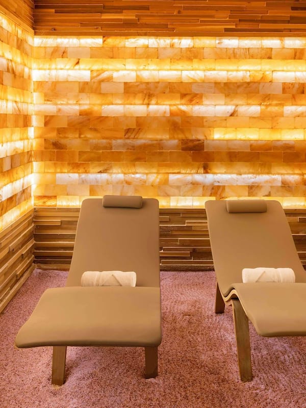 Couples treatment rooms, body treatments, aromatherapy