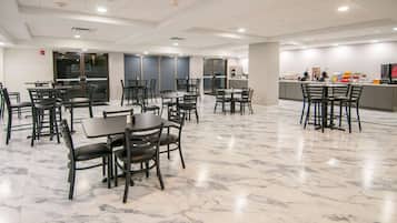 Petit déjeuner buffet compris tous les jours