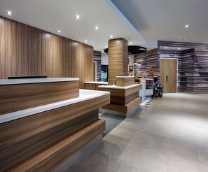 Reception - Hilton Garden Inn Toronto Airport (Mississauga)