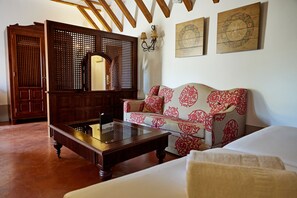 Flat-screen TV, pay movies - DWO Convento de la Magdalena (Antequera)