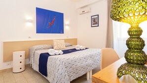 واي فاي مجانًا وملاءات أسرّة