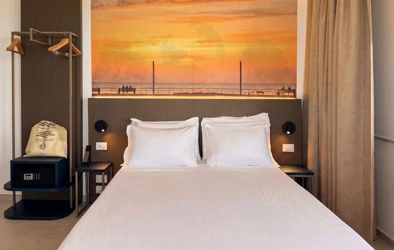 Desk, WiFi (free), bed sheets
