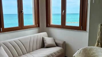 Doppel- oder Zweibettzimmer, Meerblick | Ausblick vom Zimmer