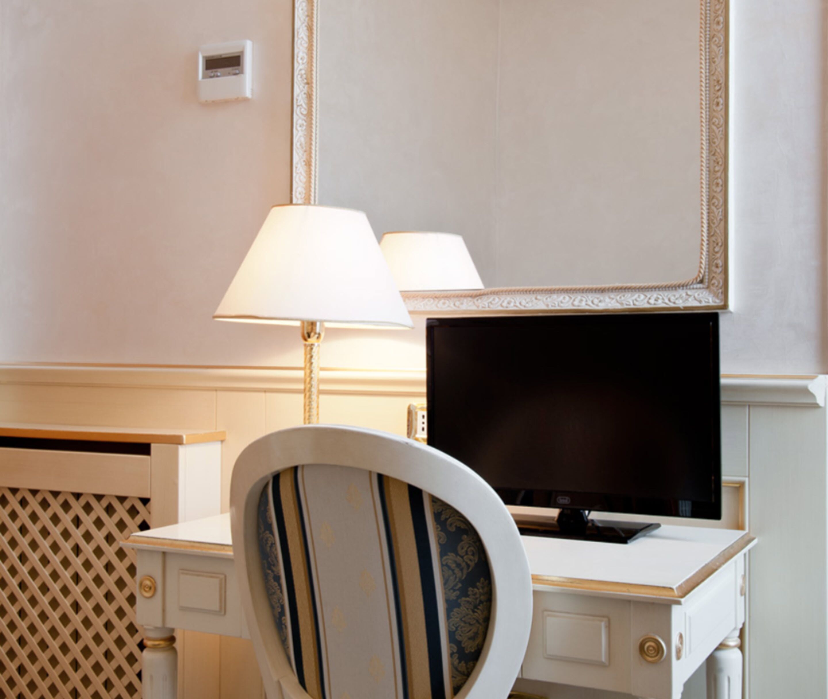 double or twin room | desk, free wifi, bed sheets, wheelchair access