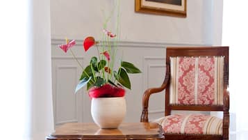 Coin salon dans le hall