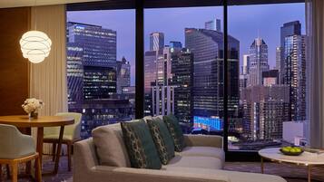 Suíte (Panoramic) | Área de estar | TV LCD 55 polegadas com canais digitais, TV, filmes pagos