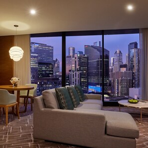 Suíte (Panoramic) | Área de estar | TV LCD 55 polegadas com canais digitais, TV, filmes pagos