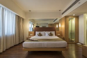 スイート | セーフティボックス (室内)、デスク、ノートパソコン用作業スペース、可動式ベッド