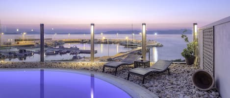 Outdoor pool, pool umbrellas