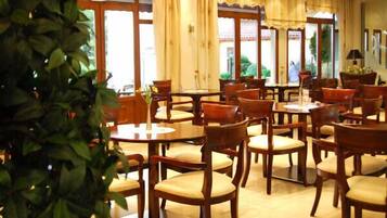 Breakfast, lunch, dinner served; Greek cuisine