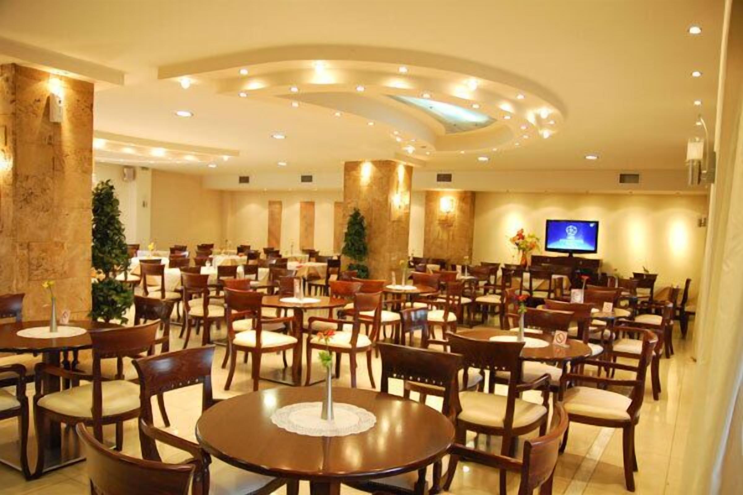 Breakfast, lunch, dinner served; Greek cuisine 