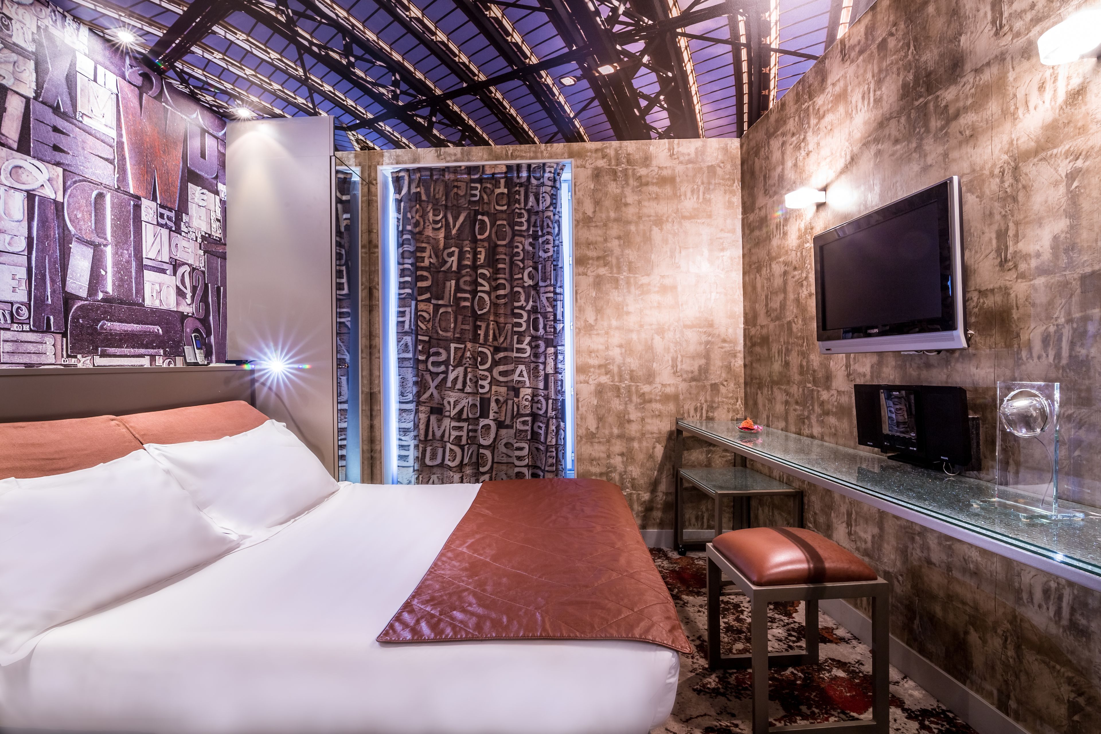 double room with chromotherapy bath | 1 bedroom, premium bedding, memory-foam beds, in-room safe