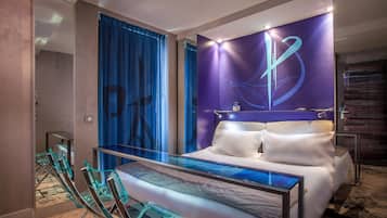 1 Schlafzimmer, hochwertige Bettwaren, Betten mit Memory-Foam-Matratzen