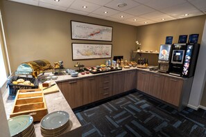 Free daily continental breakfast