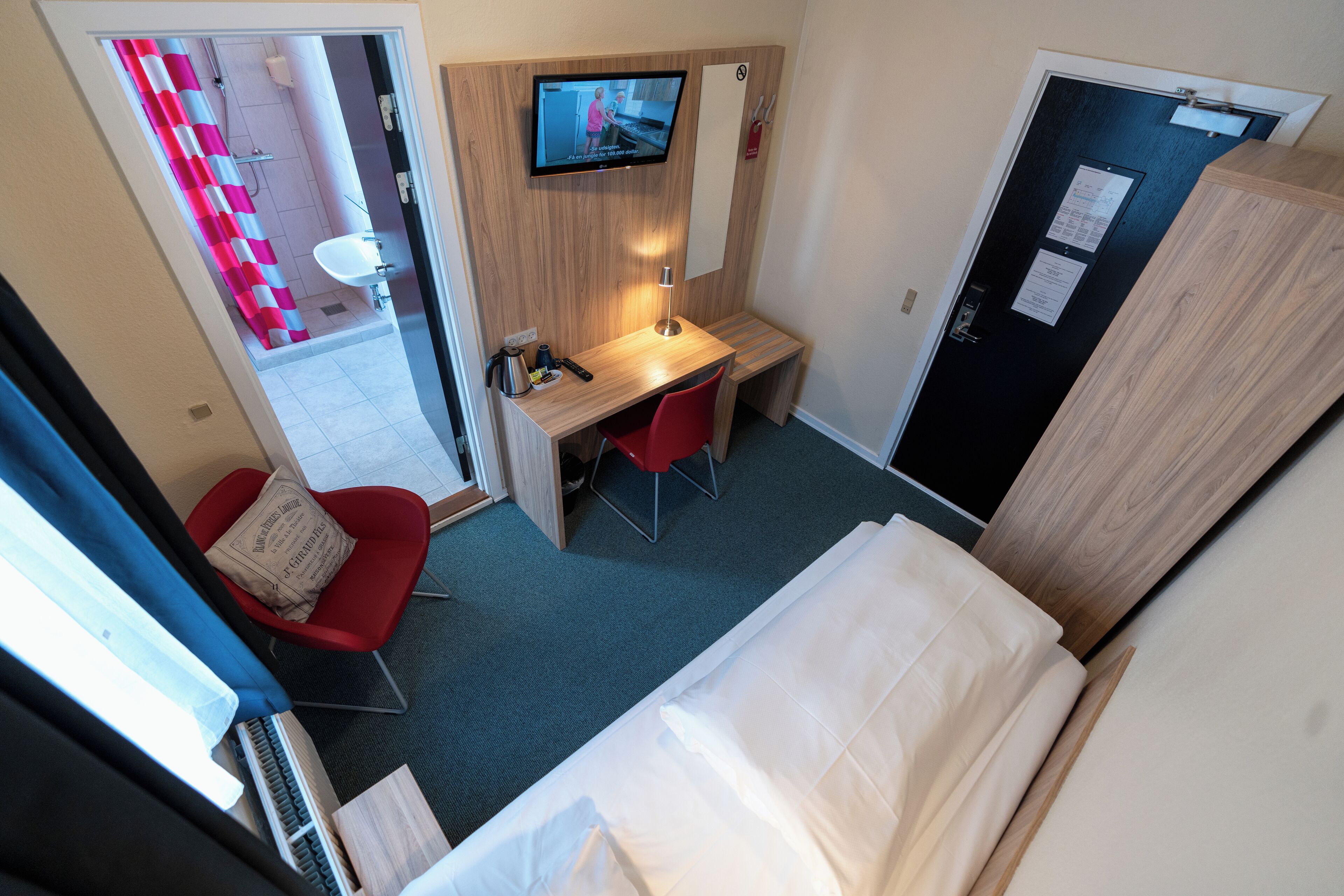 standard single room | 1 bedroom, premium bedding, down duvets, desk