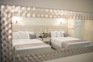 Ropa de cama de alta calidad y escritorio 