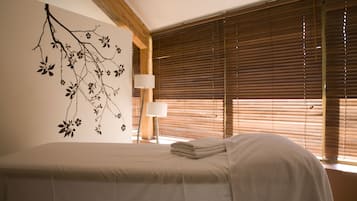 Turkiskt bad/hamam, kroppsbehandlingar, djupmassage och sportmassage