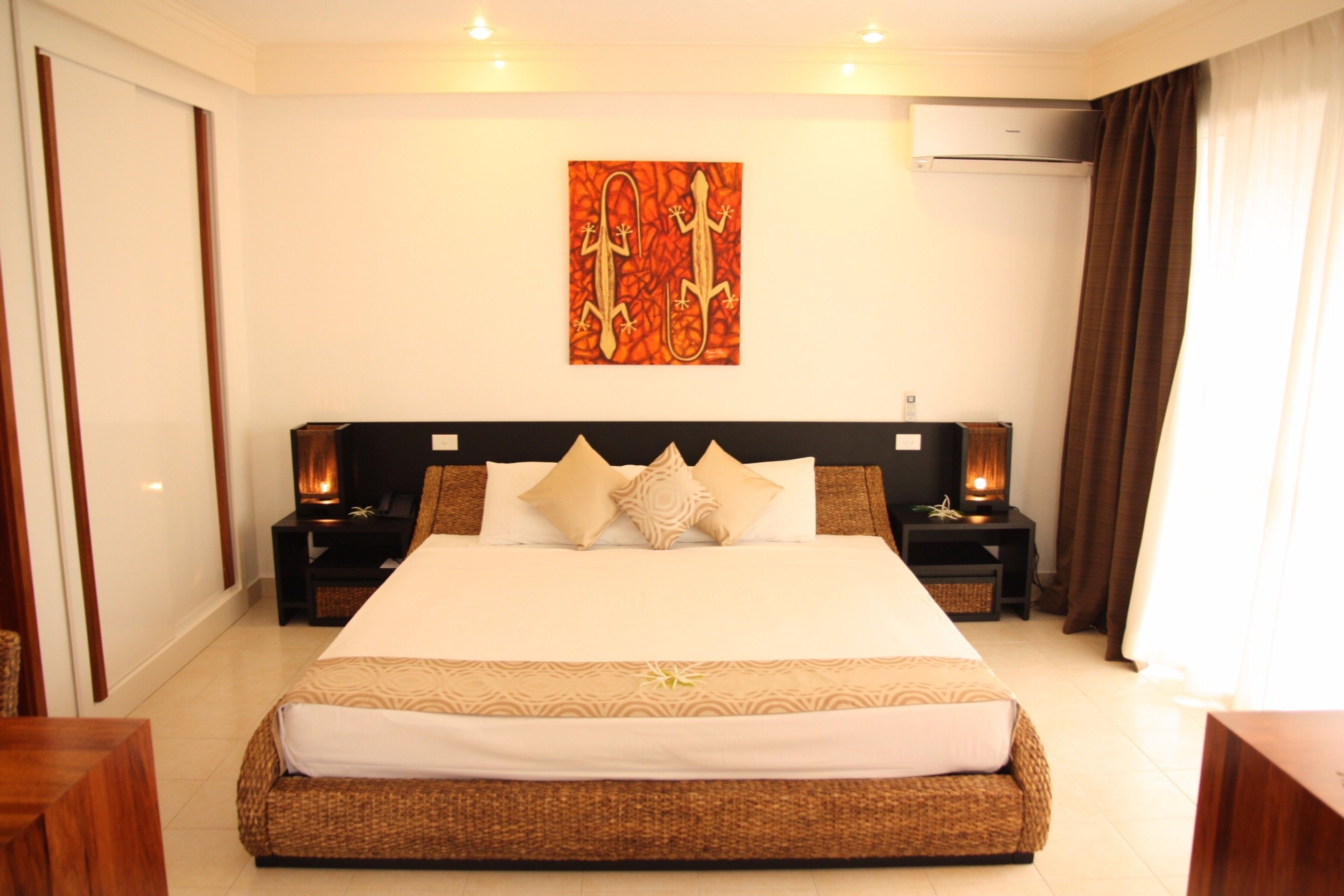 1 bedroom, premium bedding, in-room safe, desk