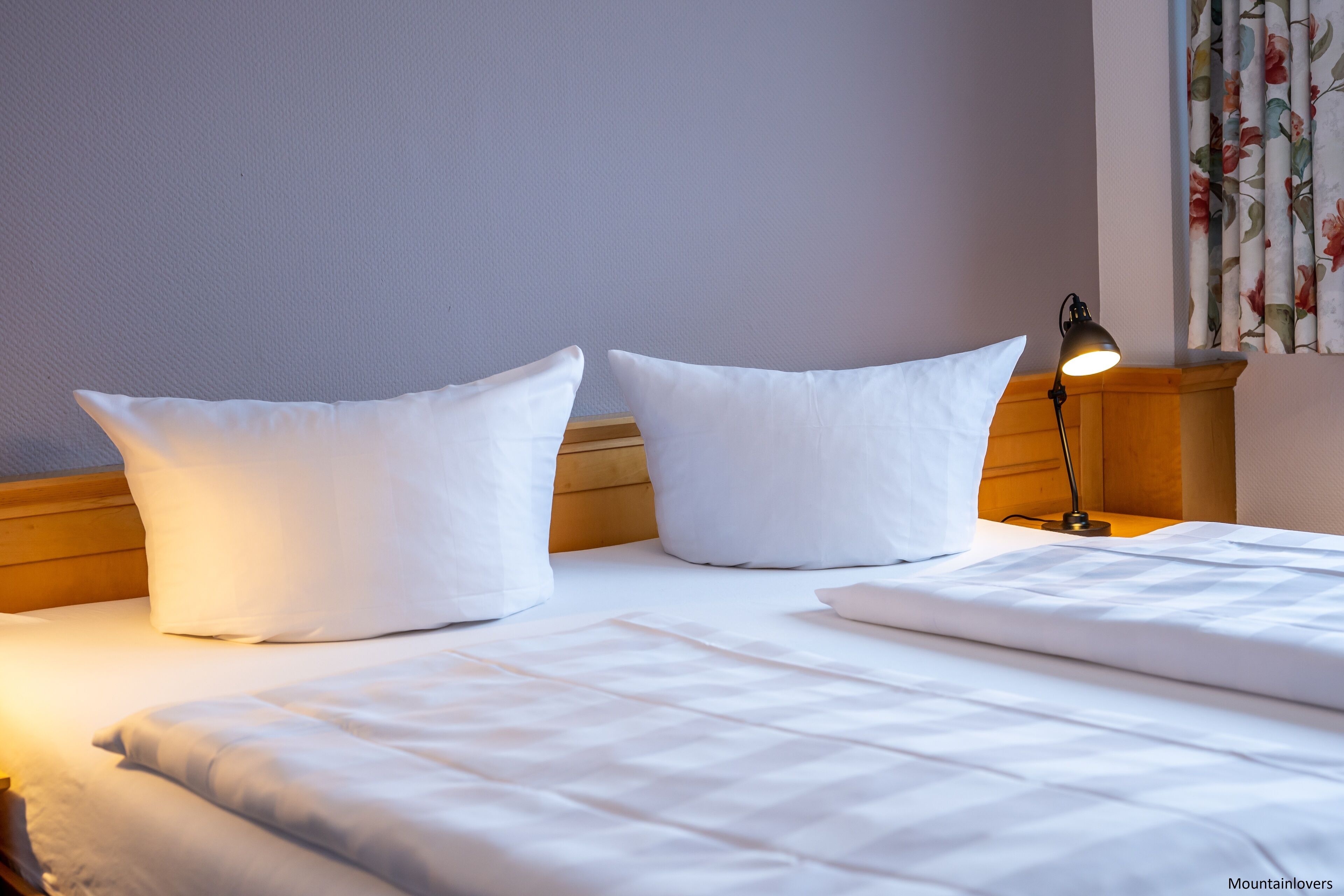 classic apartment, 1 queen bed with sofa bed, non smoking, mountain view | hypo-allergenic bedding, travel cot, free wifi, bed sheets