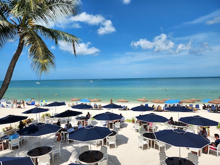Restaurant. Vanderbilt Beach Resort