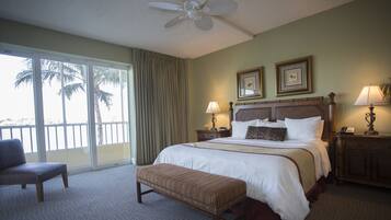 Literie hypoallergénique, coffres-forts dans les chambres, bureau