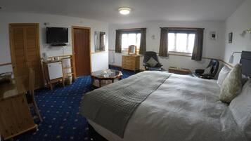 1 bedroom, Frette Italian sheets, premium bedding, memory foam beds