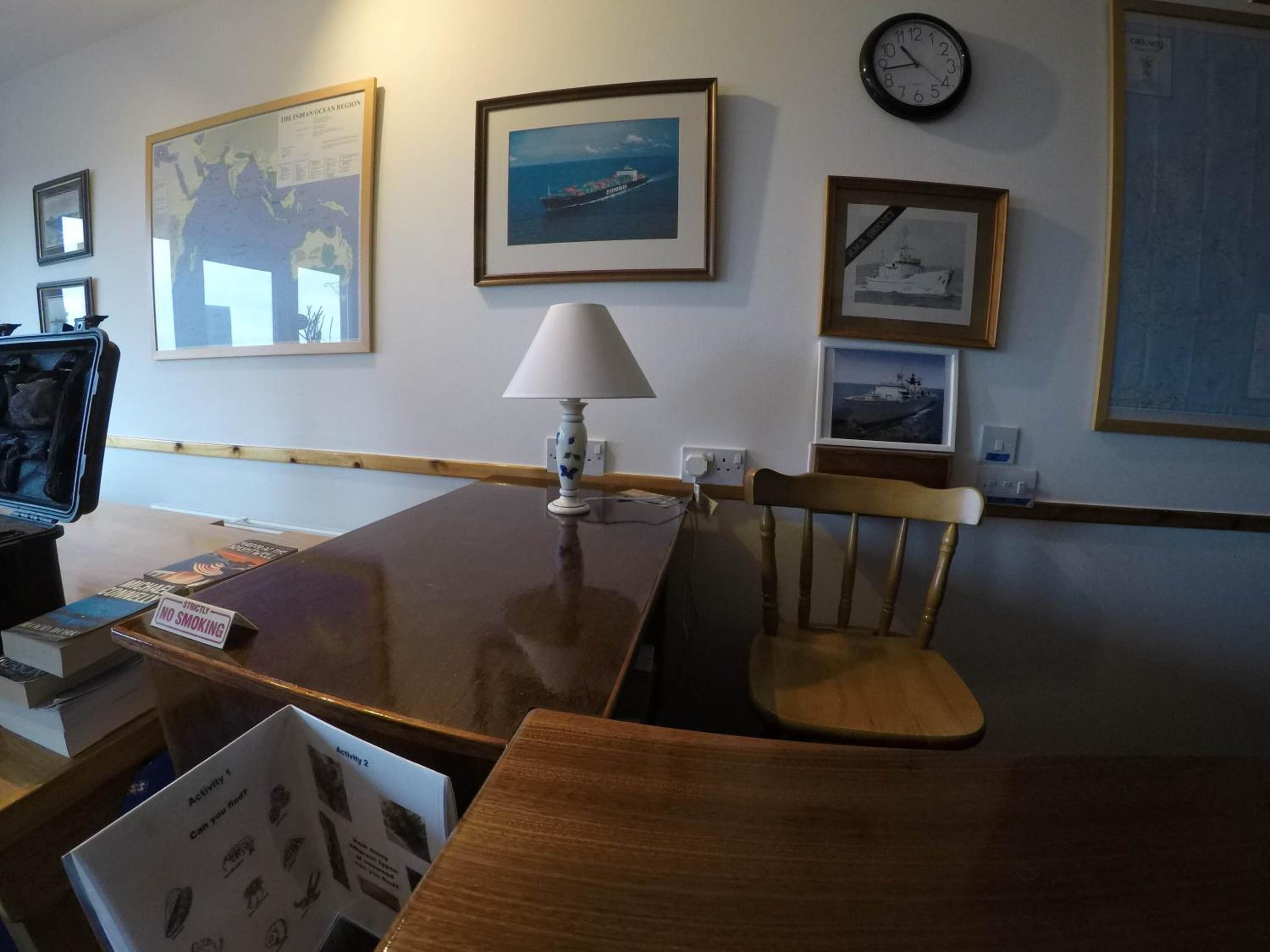 coffee/tea maker, electric kettle, dining tables