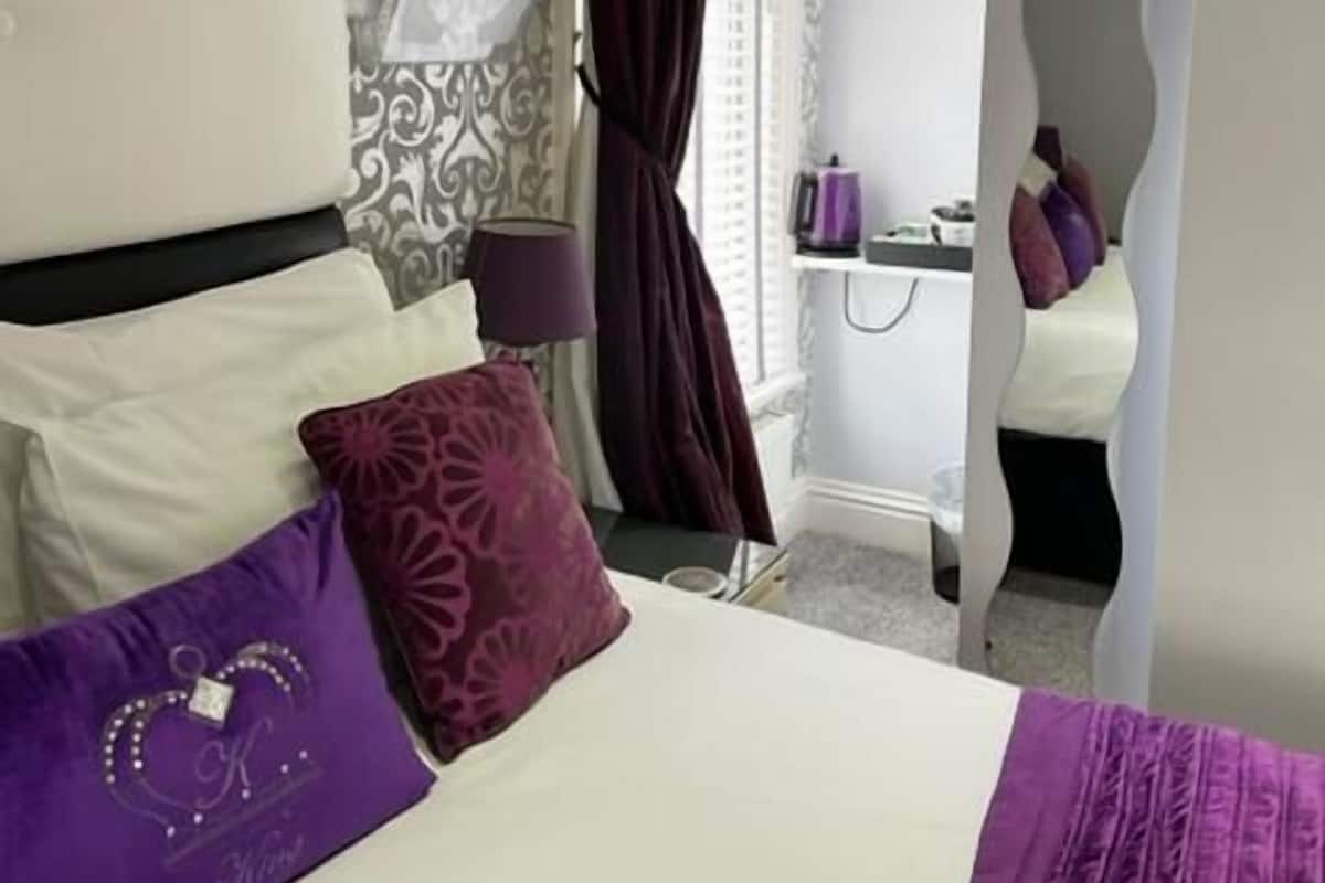 Chambre Double, salle de bains attenante