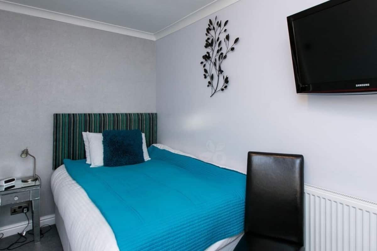 Chambre Simple, salle de bains attenante
