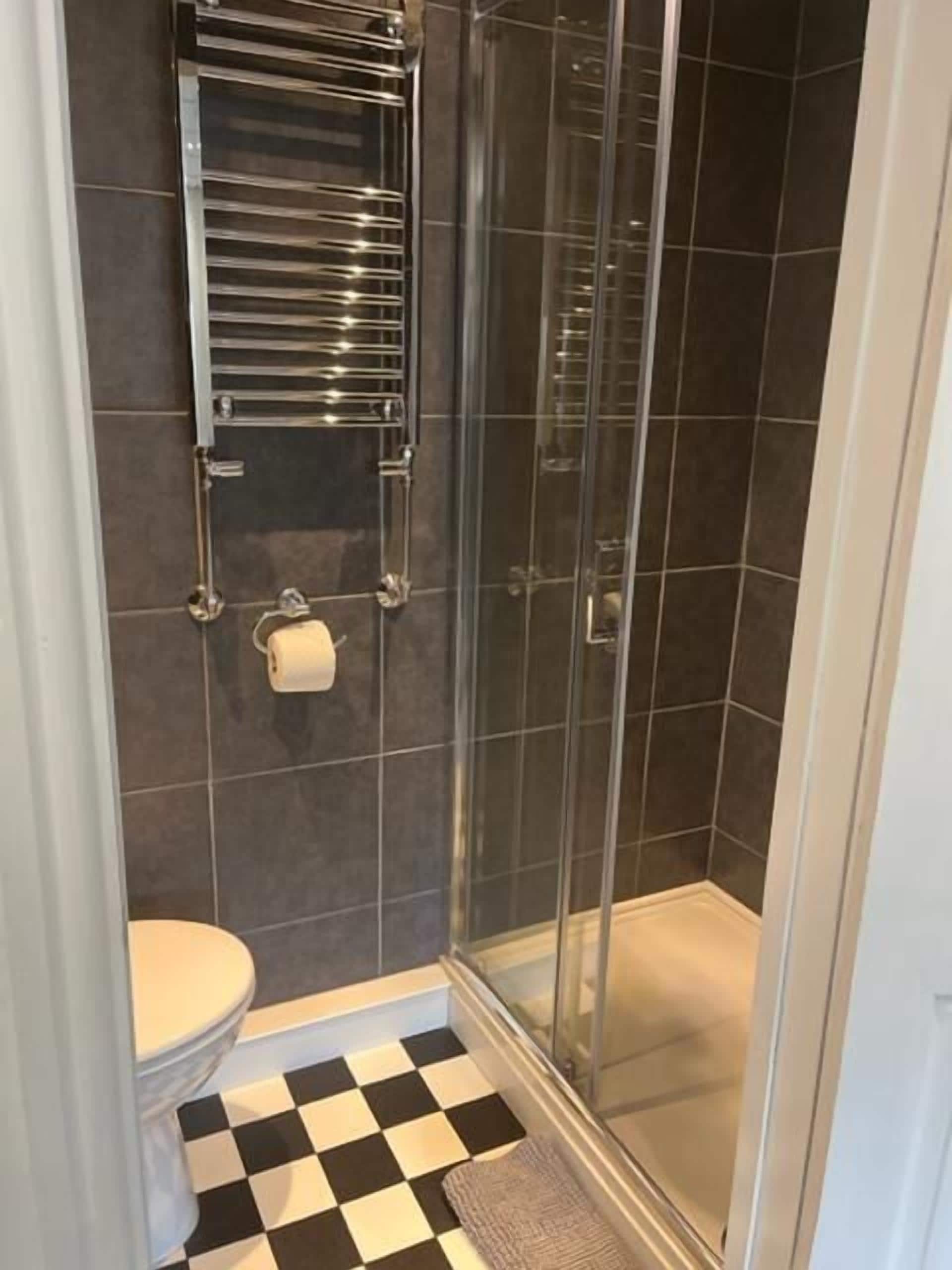 deluxe double room, ensuite | bathroom