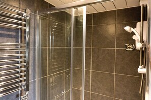 Kamar Double Deluks, ensuite | Kamar mandi