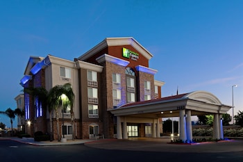 Holiday Inn Express Hotel & Suites Fresno South by IHG