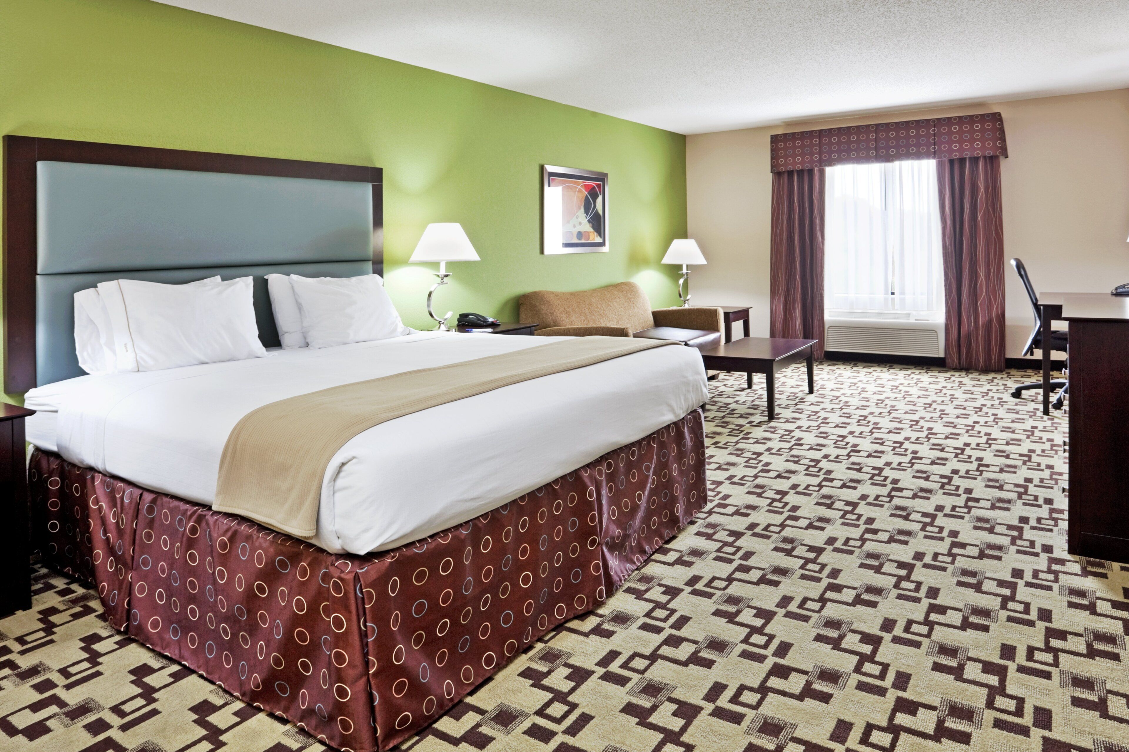 In-room safe, desk, iron/ironing board, travel cot