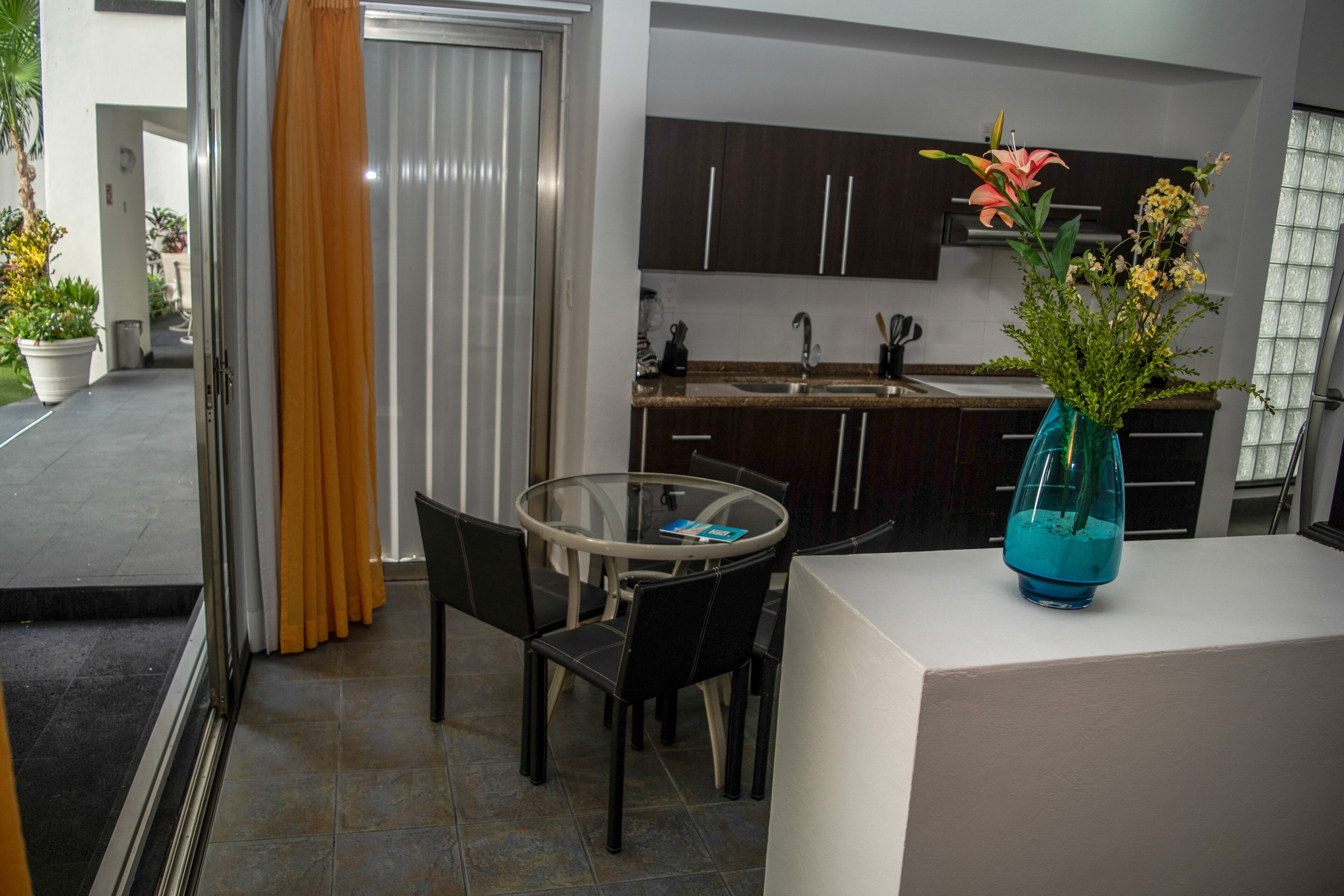 studio suite | private kitchen | microwave, coffee/tea maker, toaster, griddle