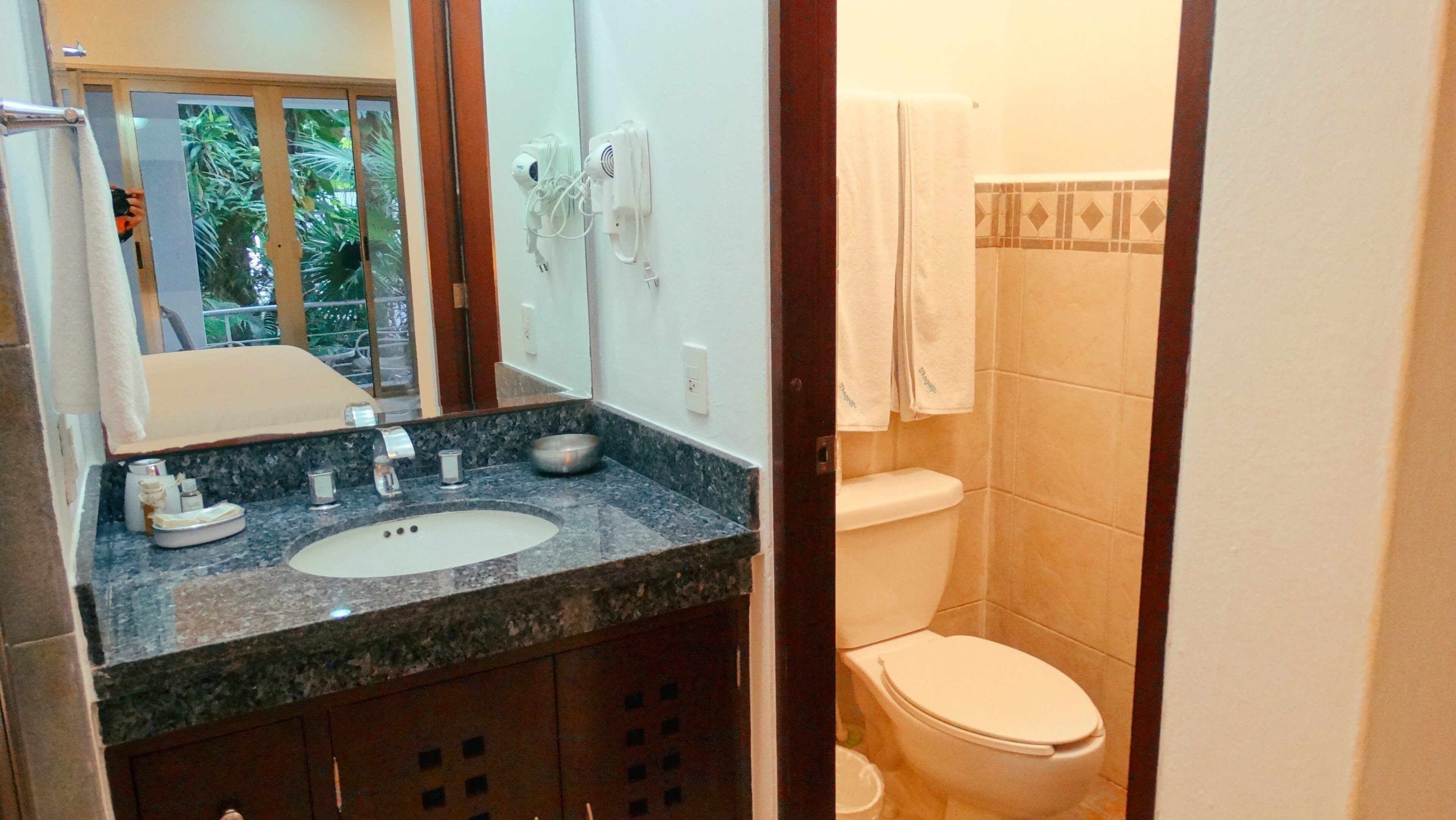 basic double room | bathroom | shower, free toiletries, hair dryer, towels