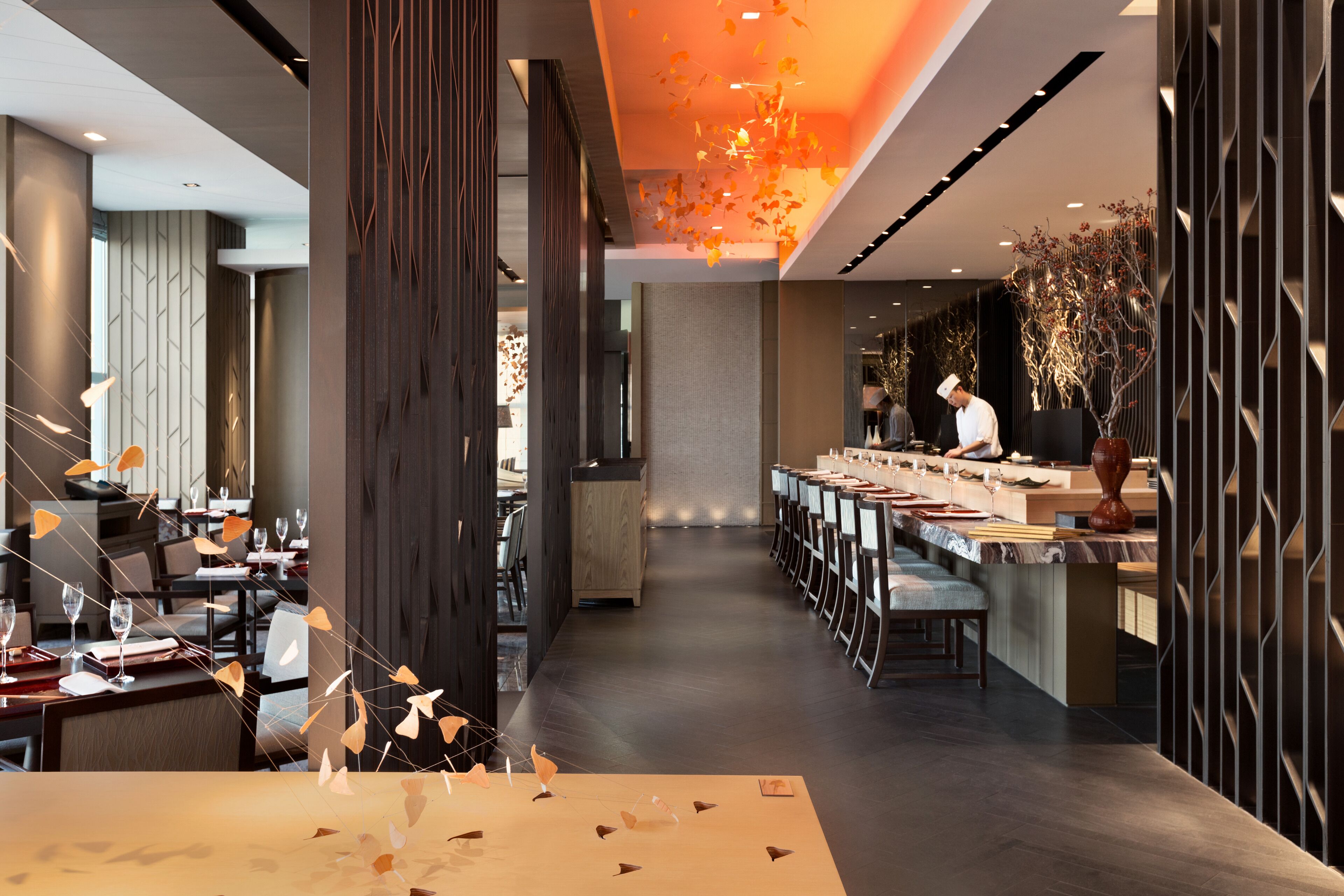 2 restaurants, breakfast, lunch, dinner served; international cuisine