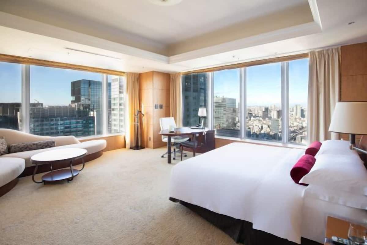 1 bedroom, premium bedding, down comforters, pillowtop beds
