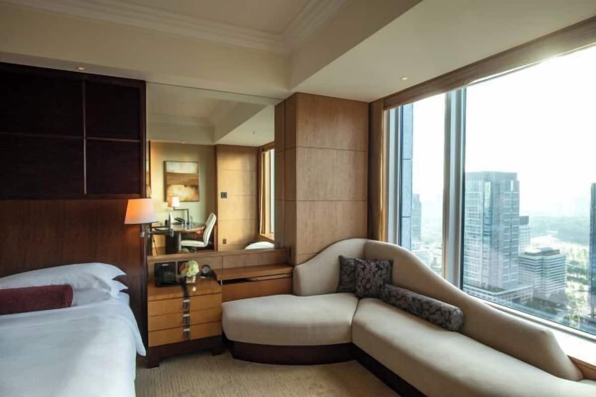 1 makuuhuone, ylelliset vuodevaatteet, untuvapeitot