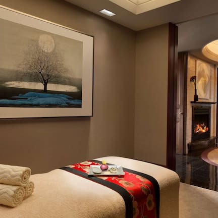 Presidential Suite | Premium bedding, down comforters, pillowtop beds, minibar