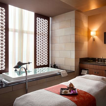 Couples treatment rooms, sauna, hot tub, steam room, body treatments